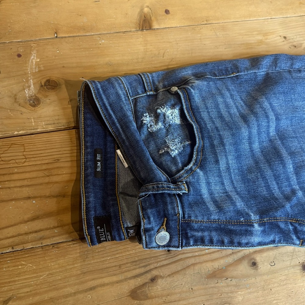 Judy Blue Women’s 16W Straight leg Jean DISTRESSED Used Good condition slim fit